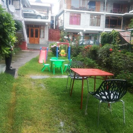 Tourist Nest Old Manali Hotell Exteriör bild